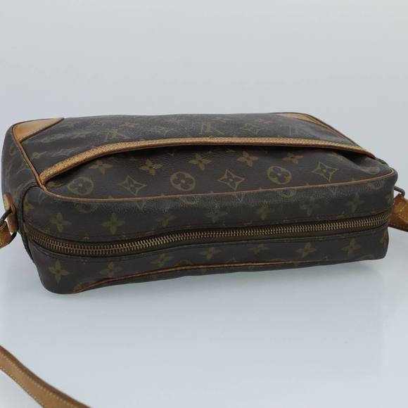 LOUIS VUITTON Monogram Trocadero 30 Shoulder Bag M51272 LV Auth 98338 - Picture 4 of 16